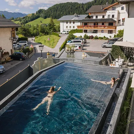 Tirol Hotel 4*