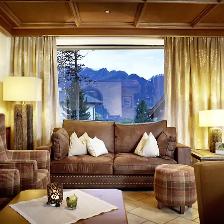 Hotel Tirol 4*