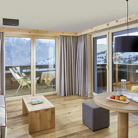 Tirol Hotel 4*