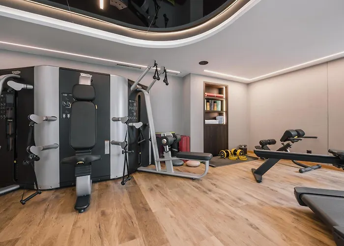 Tirol 4sterne Superior ホテル フィス