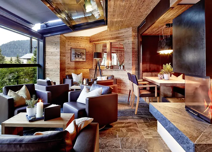 Tirol 4sterne Superior ホテル フィス